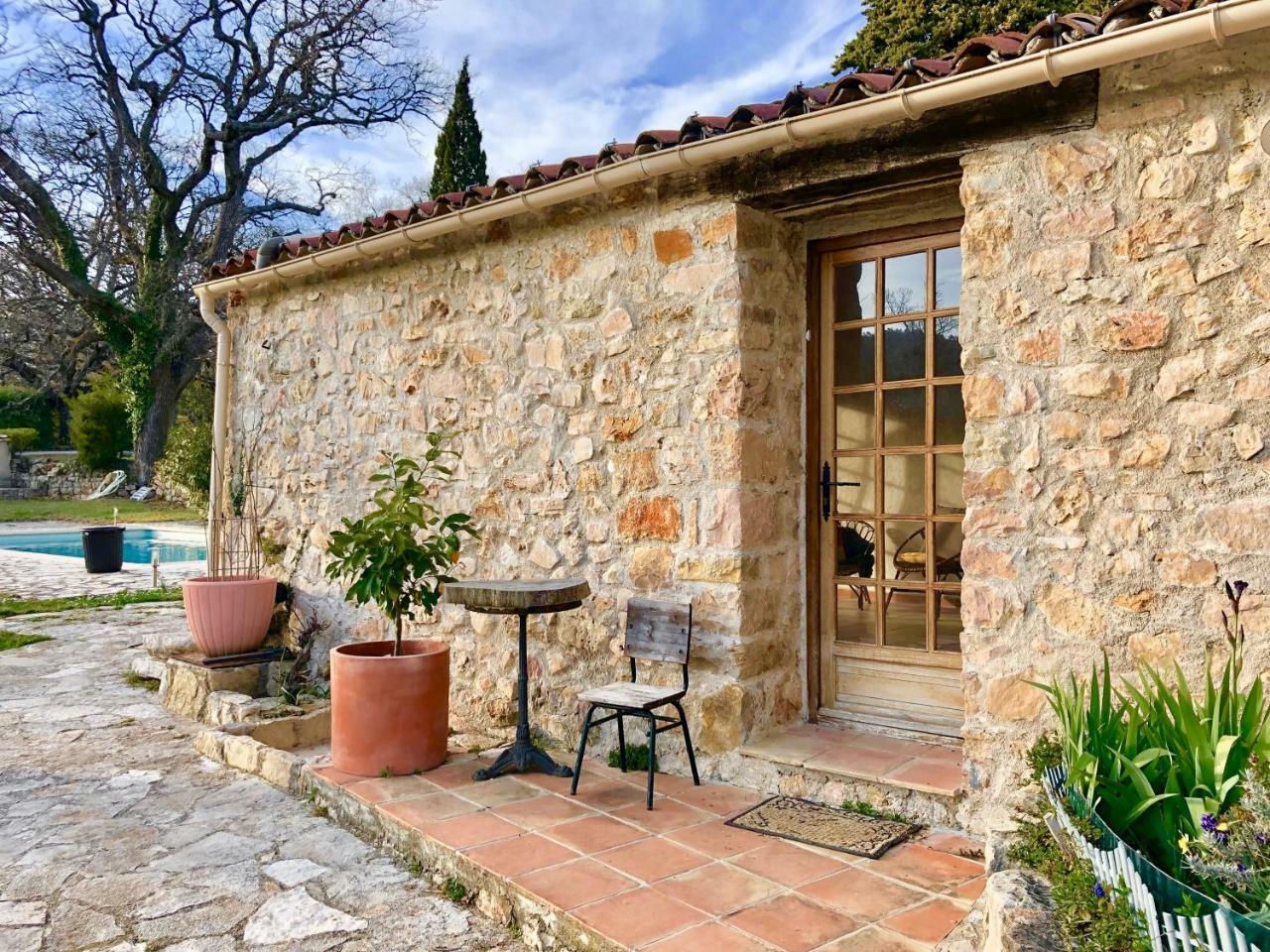Ferme Le Pavillon Bed & Breakfast Bargemon Exterior photo
