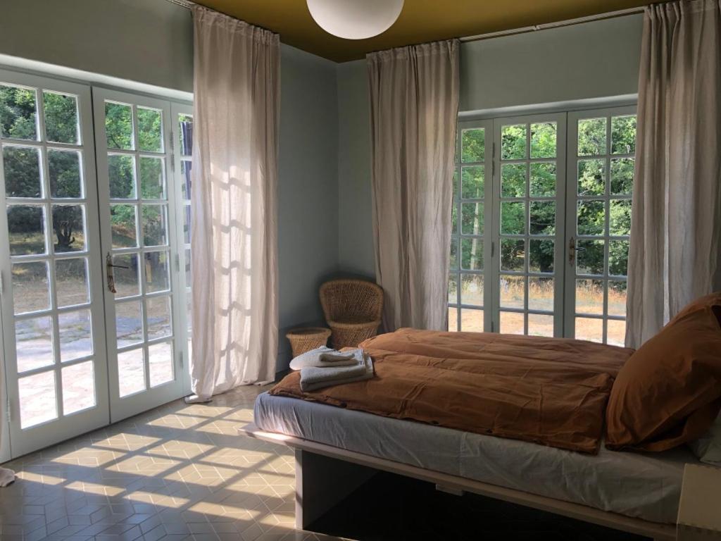 Ferme Le Pavillon Bed & Breakfast Bargemon Exterior photo