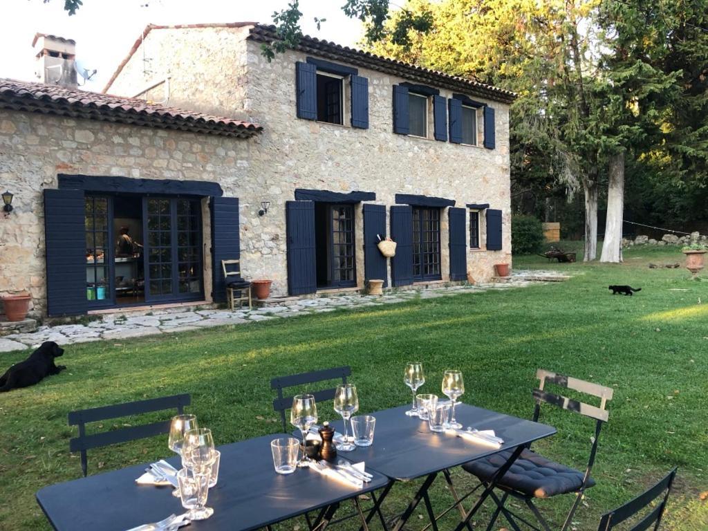 Ferme Le Pavillon Bed & Breakfast Bargemon Exterior photo