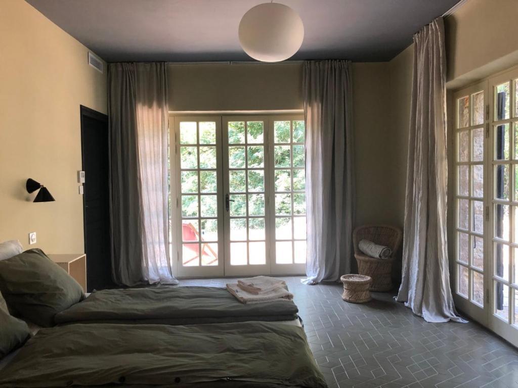 Ferme Le Pavillon Bed & Breakfast Bargemon Exterior photo
