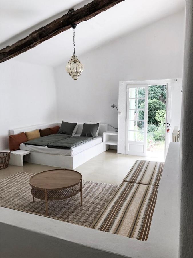 Ferme Le Pavillon Bed & Breakfast Bargemon Exterior photo